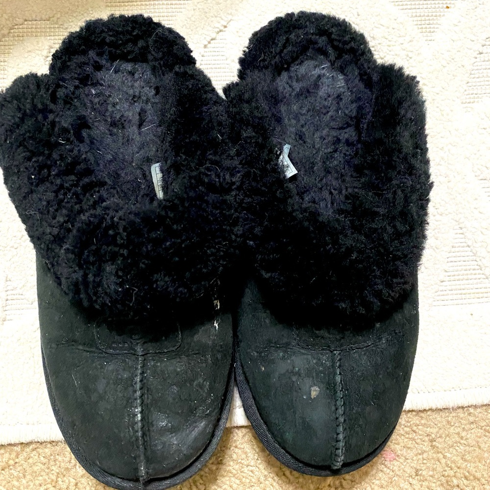 COPY - Ugg slippers